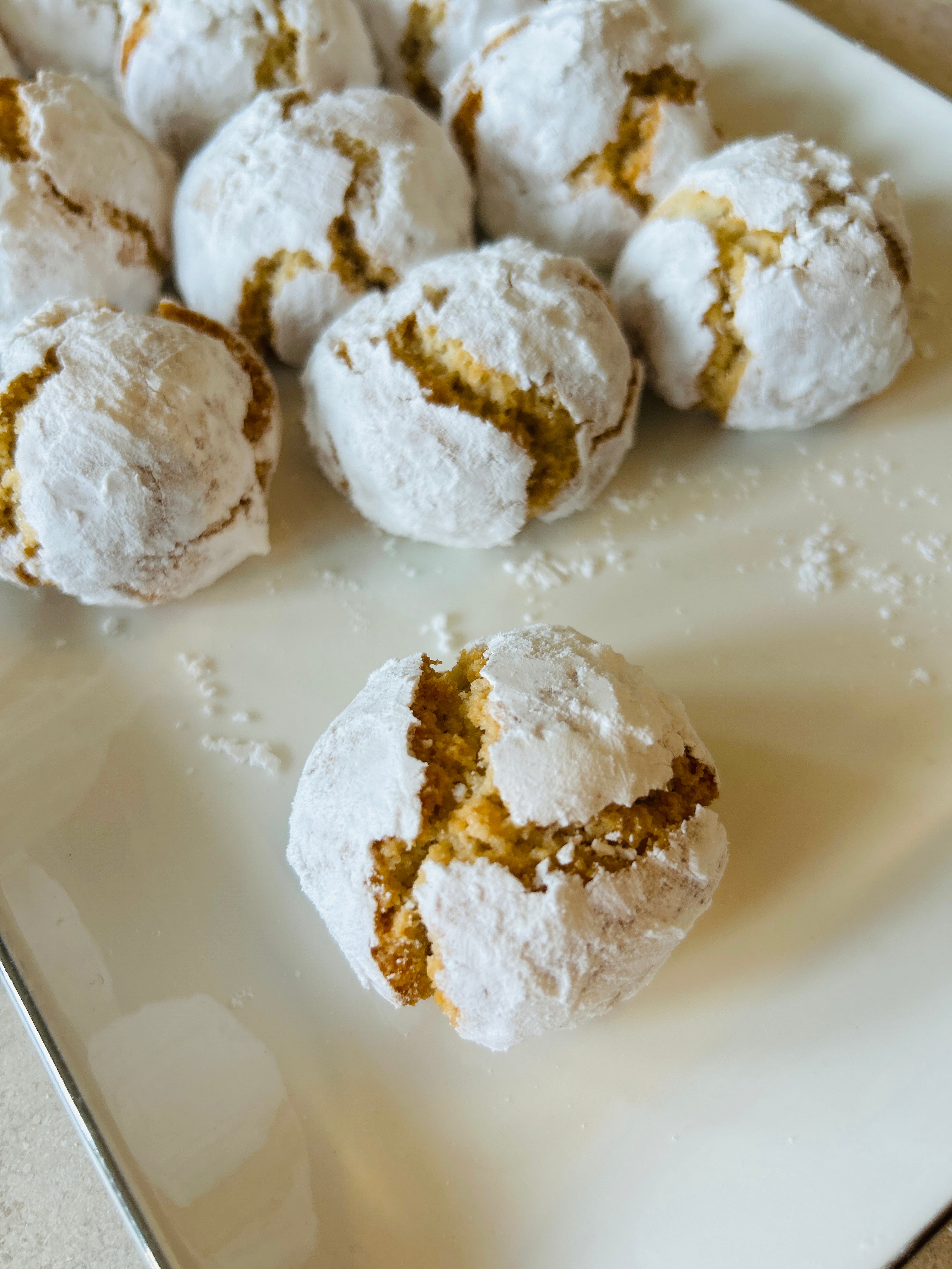 Bella — Classic Almond