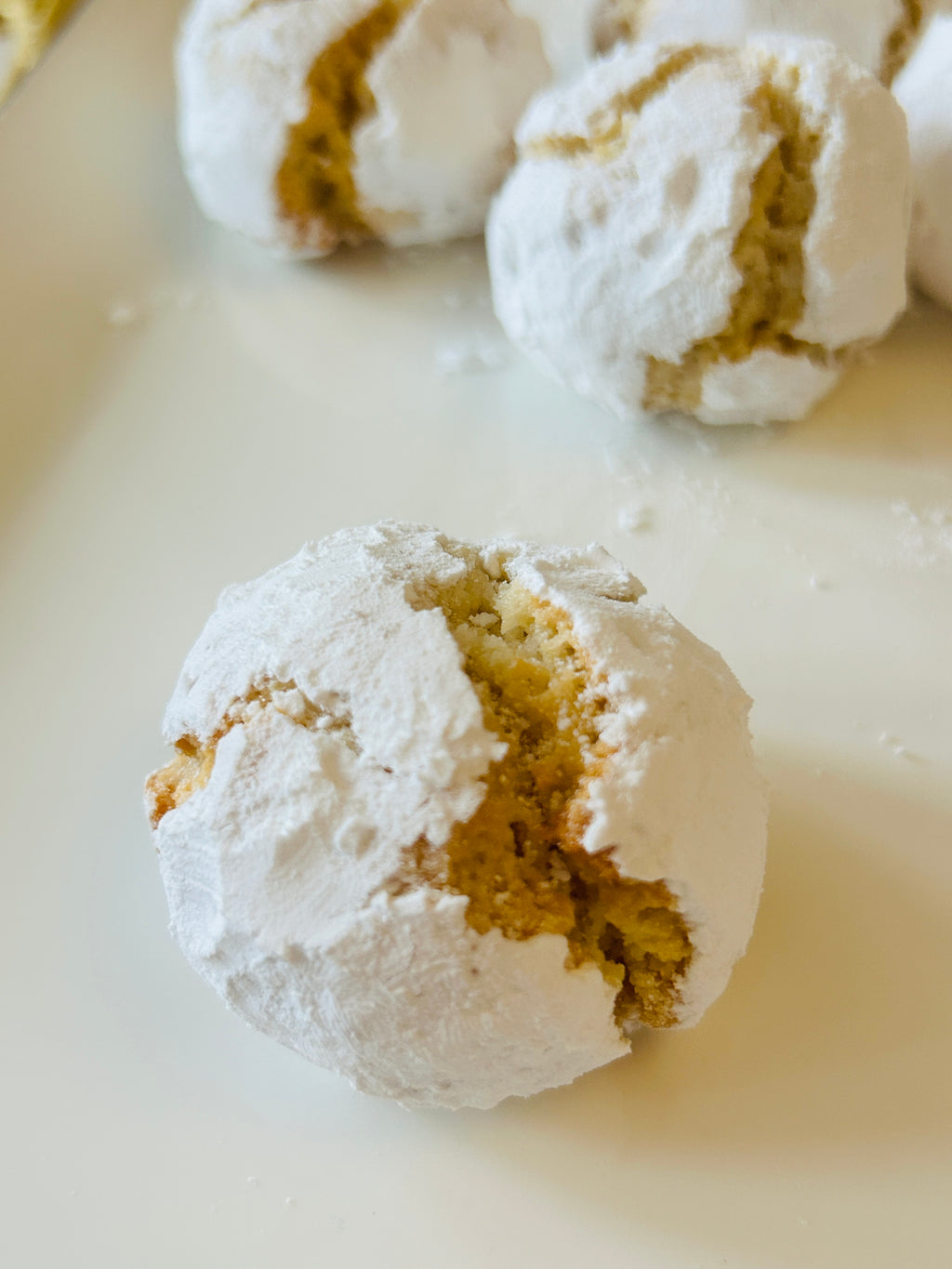 Bella — Classic Almond
