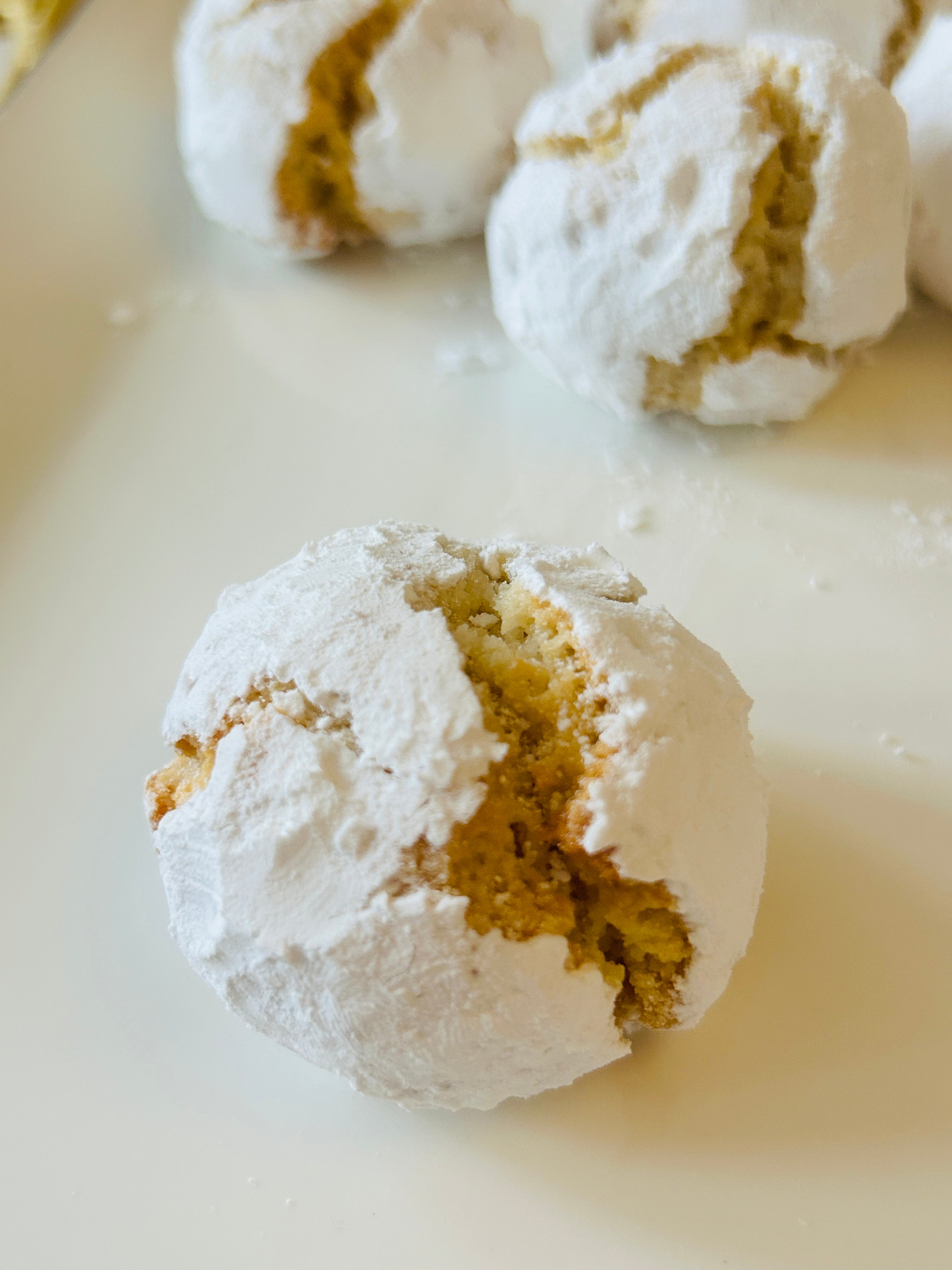 Bella — Classic Almond