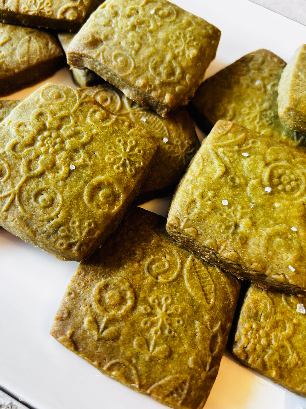 Salted Matcha Botanical Butter Cookie