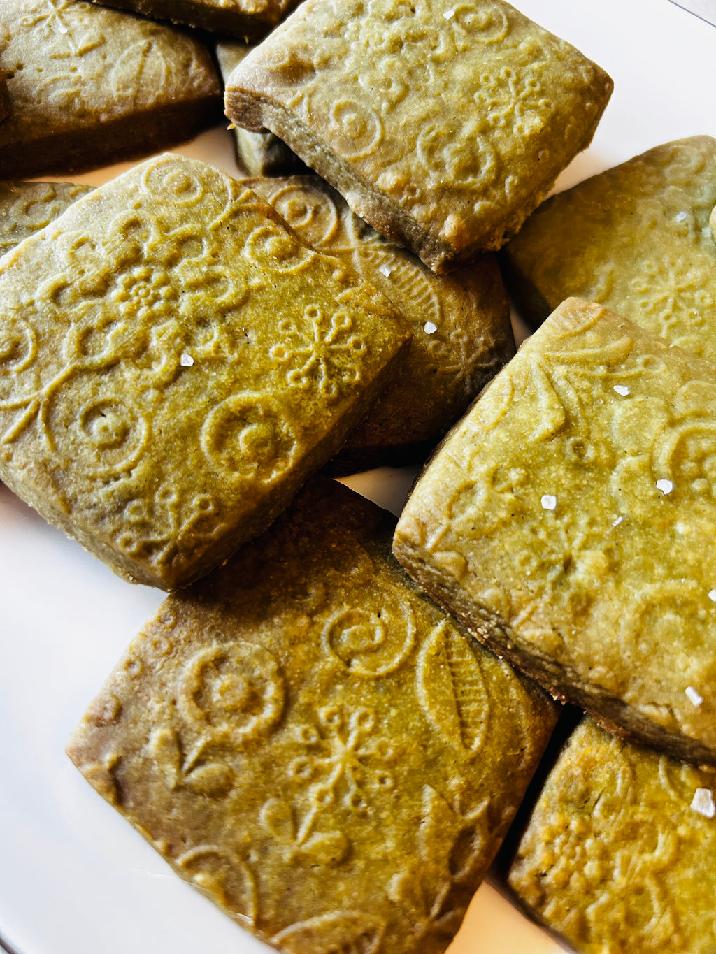 Salted Matcha Botanical Butter Cookie